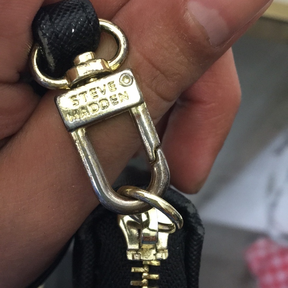 Steve Madden women’s black and gold wallet​ - Picture 10 of 11